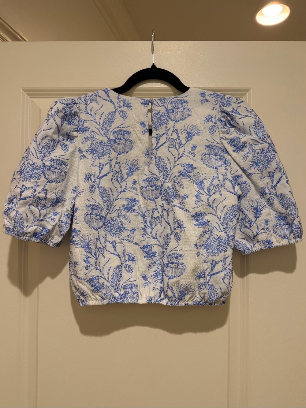 THML White Top with Blue Floral Print and Puff Sleeves - Picture 2 of 4